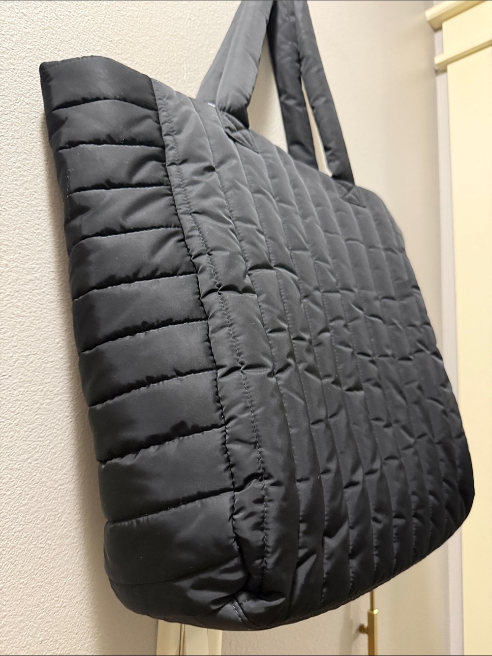 GAP Quilted Puffer Tote - Black - Picture 3 of 10